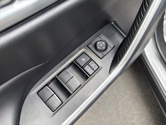 2025 Toyota RAV4 Hybrid XLE AWD (Natl)