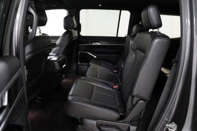 2023 Jeep Wagoneer Series III 4x4