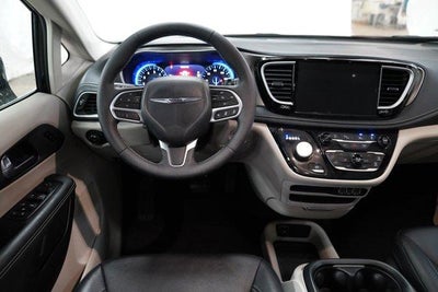 2024 Chrysler Pacifica Touring L FWD