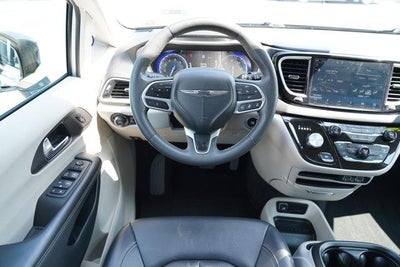 2024 Chrysler Pacifica Touring L FWD