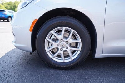 2024 Chrysler Pacifica Touring L FWD
