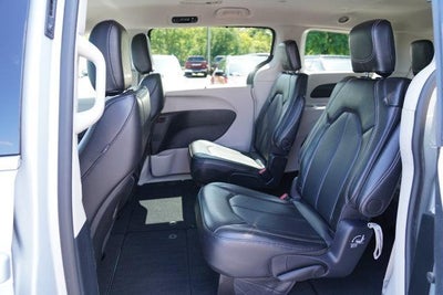 2024 Chrysler Pacifica Touring L FWD