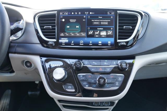2024 Chrysler Pacifica Touring L FWD