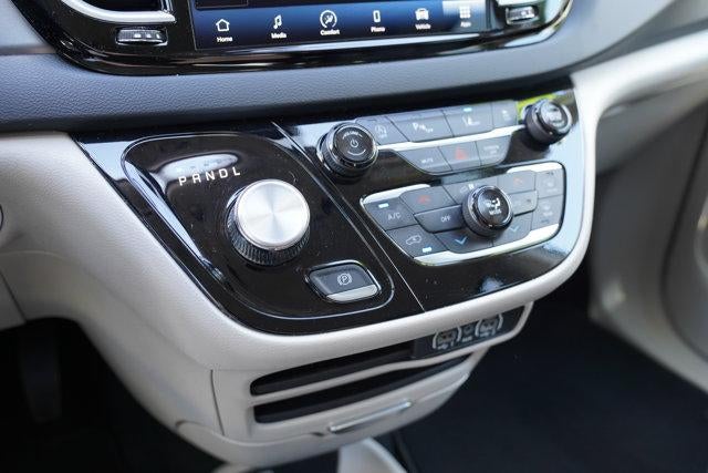 2024 Chrysler Pacifica Touring L FWD