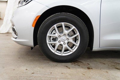 2026 Chrysler Pacifica Select FWD