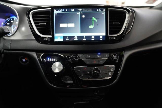 2026 Chrysler Pacifica Select FWD