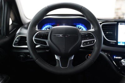 2025 Chrysler Pacifica Select FWD