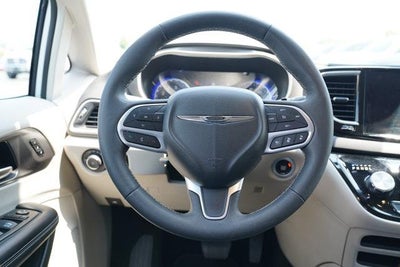 2024 Chrysler Pacifica Touring L FWD