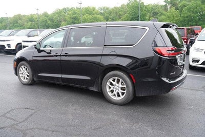 2025 Chrysler Pacifica Select FWD