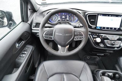 2025 Chrysler Pacifica Select FWD