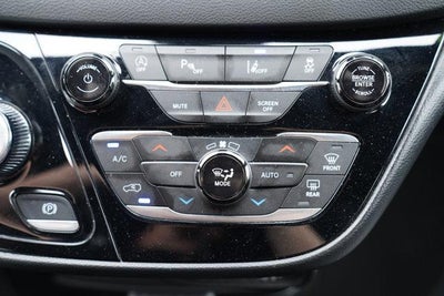 2025 Chrysler Pacifica Select FWD