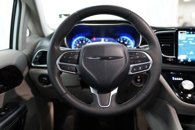 2024 Chrysler Pacifica Limited FWD