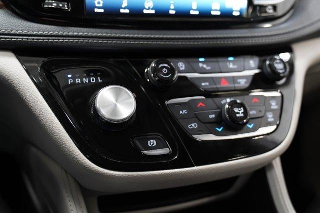 2024 Chrysler Pacifica Limited FWD