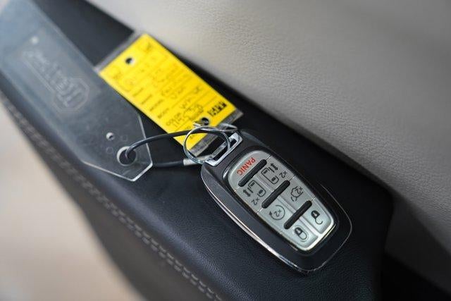 2024 Chrysler Pacifica Limited FWD