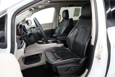 2024 Chrysler Pacifica Limited FWD