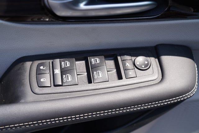2024 Chrysler Pacifica Limited FWD