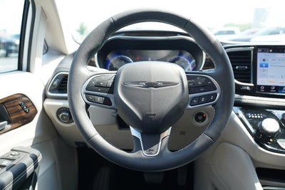 2024 Chrysler Pacifica Limited FWD