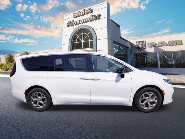2024 Chrysler Pacifica Limited FWD