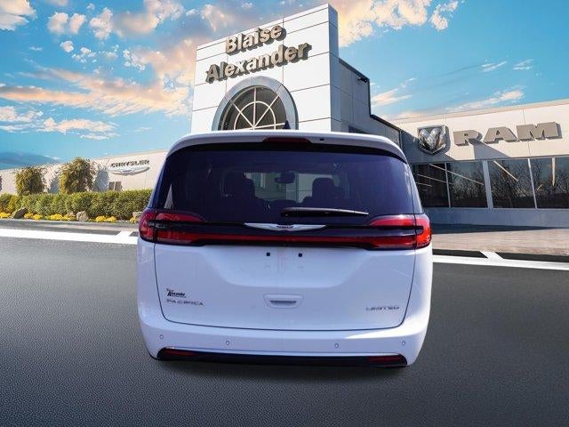 2024 Chrysler Pacifica Limited FWD