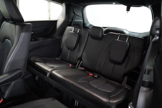 2023 Chrysler Pacifica Hybrid Touring L FWD