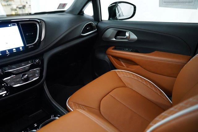 2026 Chrysler Pacifica Pinnacle AWD