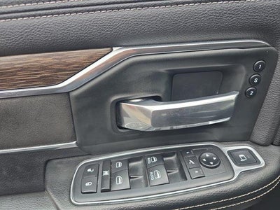 2019 RAM 2500 Laramie 4x4 Crew Cab 6'4" Box