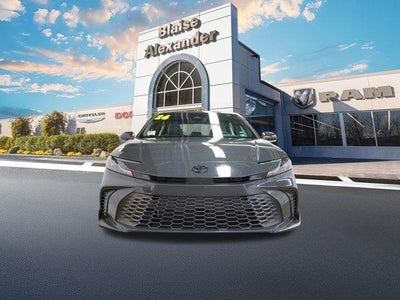 2026 Toyota Camry SE AWD (Natl)
