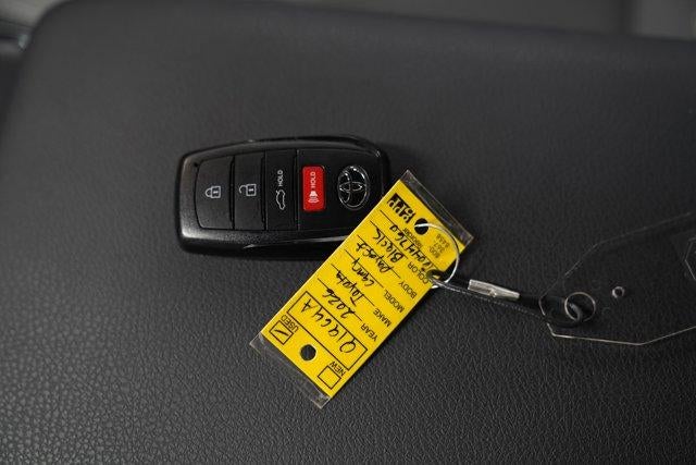 2026 Toyota Camry SE AWD (Natl)