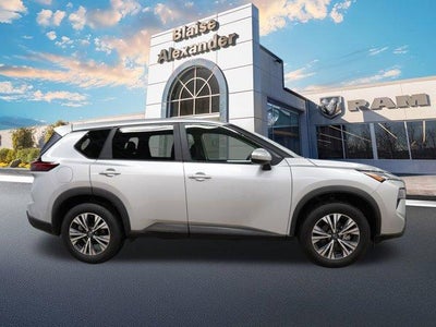 2025 Nissan Rogue AWD SV