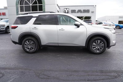 2025 Nissan Pathfinder SV 4WD