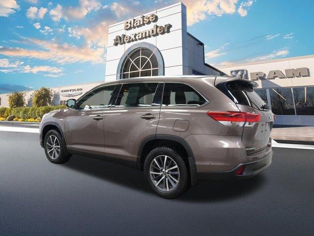 2019 Toyota Highlander SE V6 AWD (Natl)
