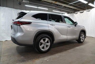 2024 Toyota Highlander LE AWD (SE)