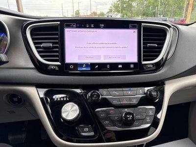 2023 Chrysler Pacifica Touring L FWD