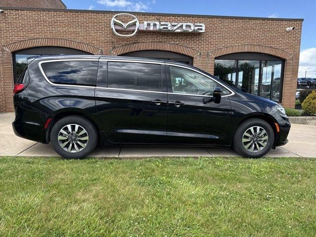2023 Chrysler Pacifica Hybrid Touring L FWD