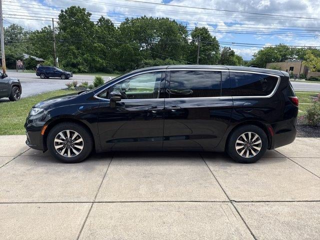 2023 Chrysler Pacifica Hybrid Touring L FWD