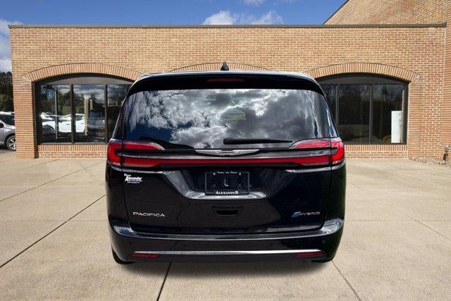 2023 Chrysler Pacifica Hybrid Touring L FWD