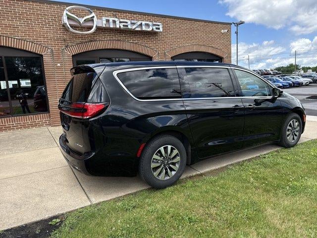 2023 Chrysler Pacifica Hybrid Touring L FWD