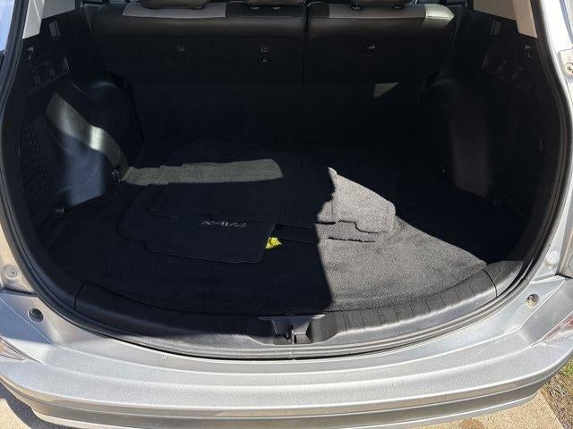 2016 Toyota RAV4 FWD 4dr XLE (GS)