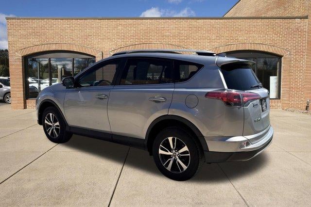 2016 Toyota RAV4 FWD 4dr XLE (GS)