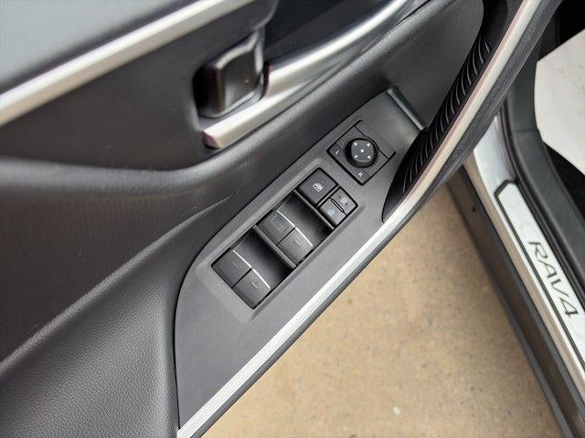 2024 Toyota RAV4 Hybrid XLE AWD (Natl)