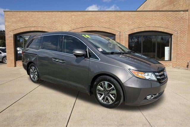 2014 Honda Odyssey Touring with DVD Rear Entertainment System and Navigation
