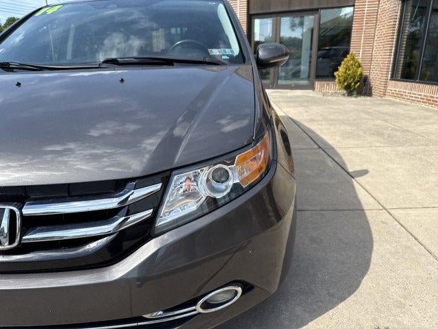 2014 Honda Odyssey Touring with DVD Rear Entertainment System and Navigation