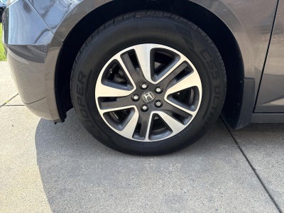 2014 Honda Odyssey Touring with DVD Rear Entertainment System and Navigation