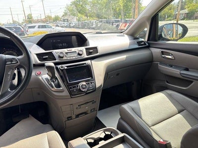 2014 Honda Odyssey Touring with DVD Rear Entertainment System and Navigation