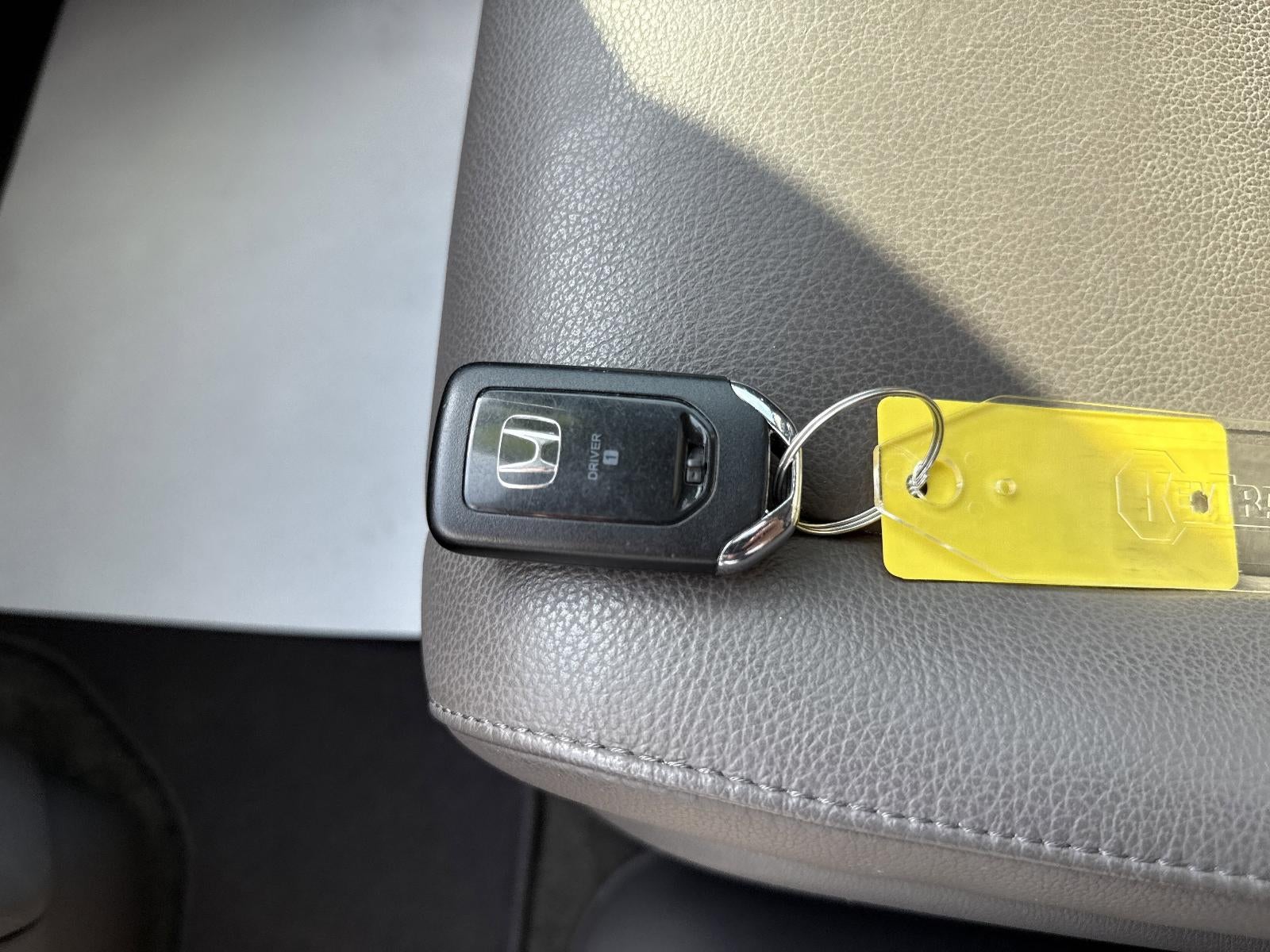 2014 Honda Odyssey Touring with DVD Rear Entertainment System and Navigation