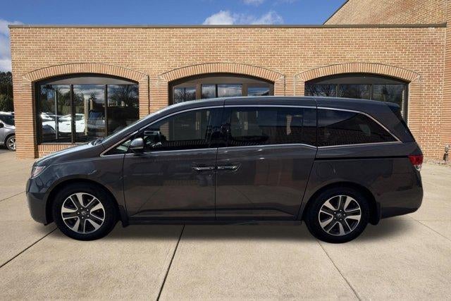 2014 Honda Odyssey Touring with DVD Rear Entertainment System and Navigation