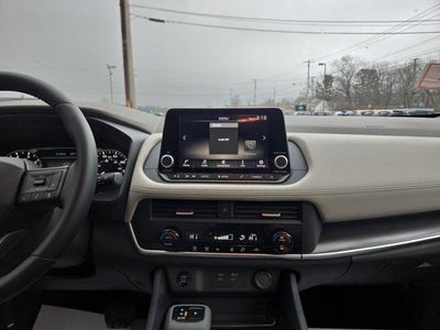 2025 Nissan Rogue AWD SV