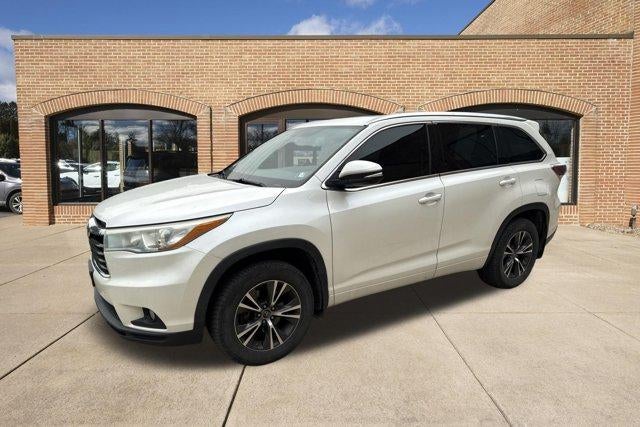 2016 Toyota Highlander AWD 4dr V6 XLE (Natl)