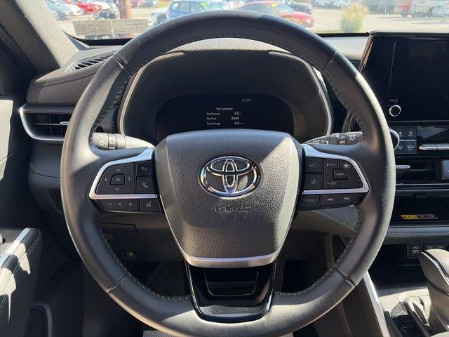 2025 Toyota Highlander XSE AWD (Natl)