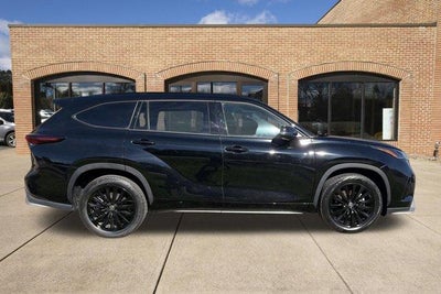 2025 Toyota Highlander XSE AWD (Natl)